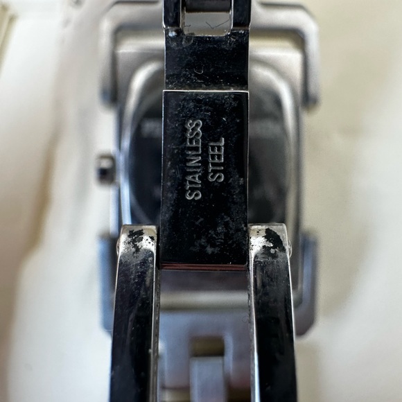 Balmain Diamond Tank Watch - Picture 5 of 10